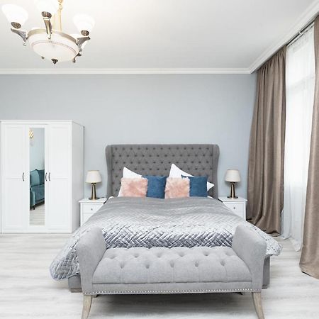 Luxury Central 150M2 Apartment On Wencelas Square With Private Garage Prag Exterior foto