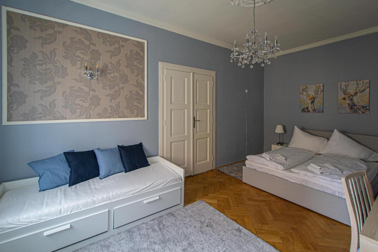 Luxury Central 150M2 Apartment On Wencelas Square With Private Garage Prag Exterior foto