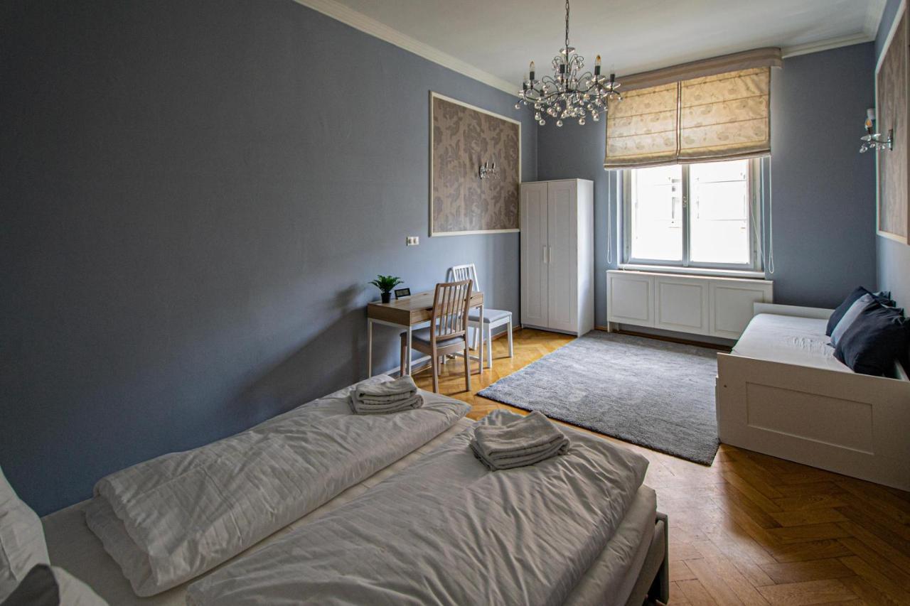 Luxury Central 150M2 Apartment On Wencelas Square With Private Garage Prag Exterior foto