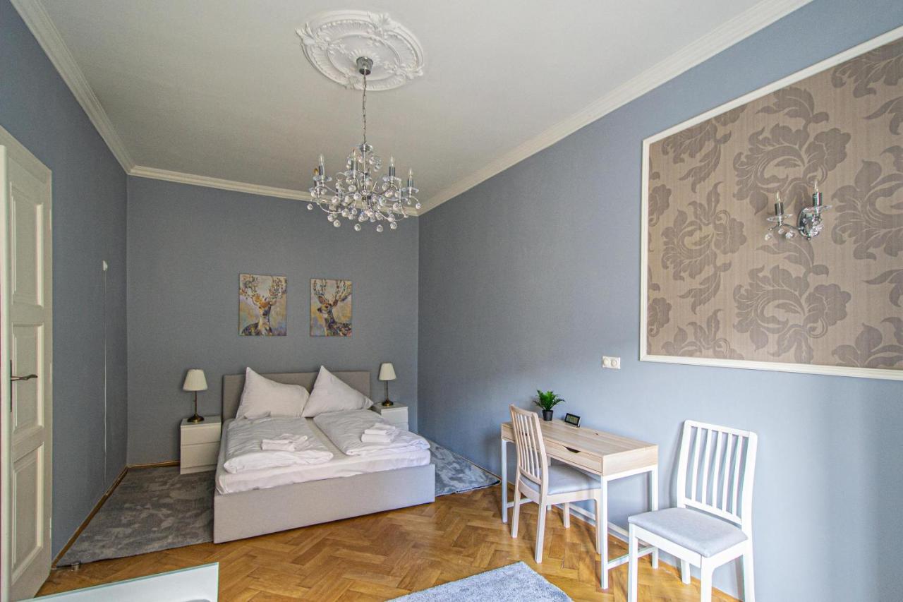 Luxury Central 150M2 Apartment On Wencelas Square With Private Garage Prag Exterior foto