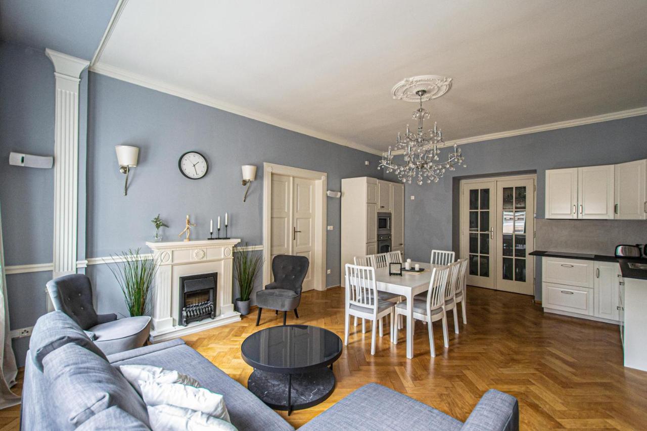 Luxury Central 150M2 Apartment On Wencelas Square With Private Garage Prag Exterior foto