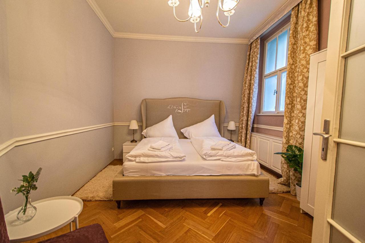 Luxury Central 150M2 Apartment On Wencelas Square With Private Garage Prag Exterior foto