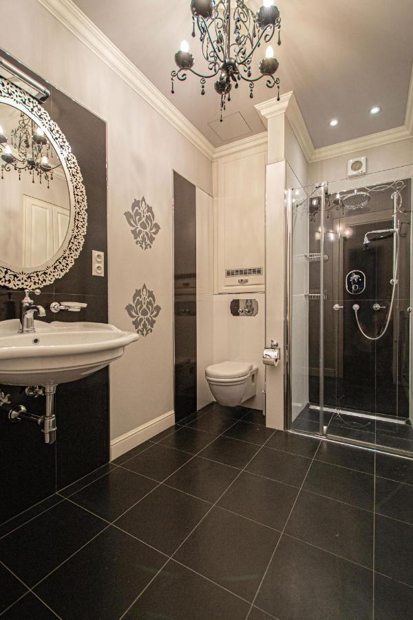 Luxury Central 150M2 Apartment On Wencelas Square With Private Garage Prag Exterior foto
