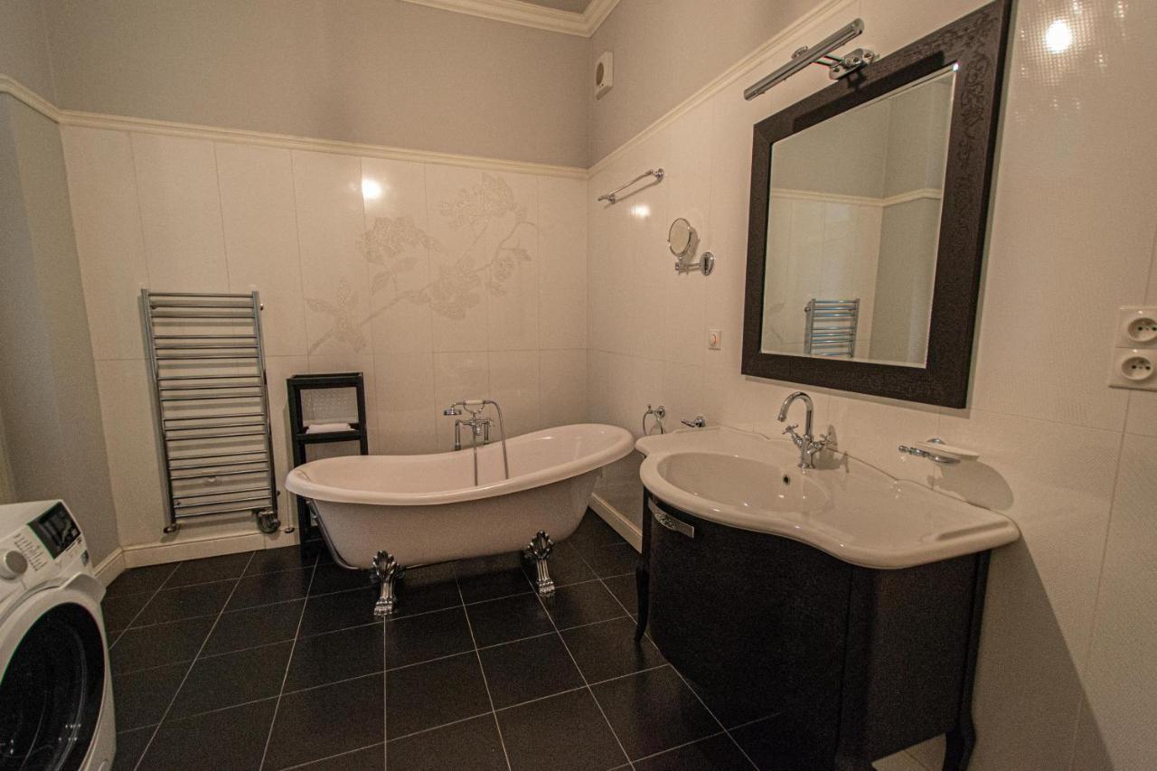 Luxury Central 150M2 Apartment On Wencelas Square With Private Garage Prag Exterior foto