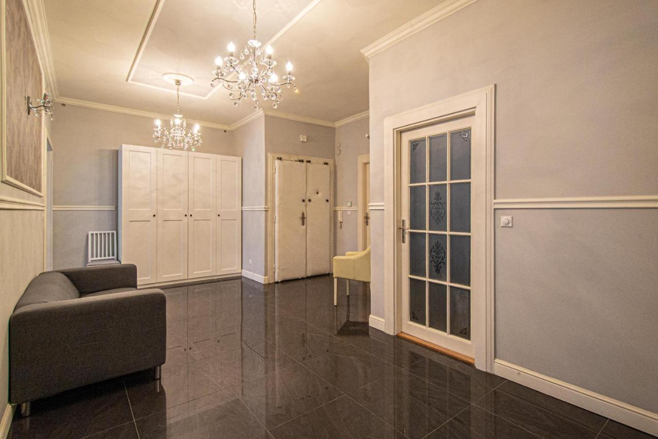 Luxury Central 150M2 Apartment On Wencelas Square With Private Garage Prag Exterior foto