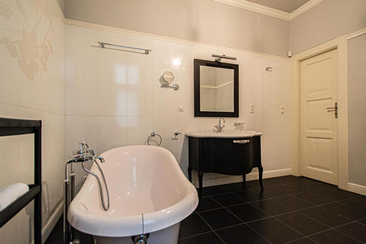 Luxury Central 150M2 Apartment On Wencelas Square With Private Garage Prag Exterior foto