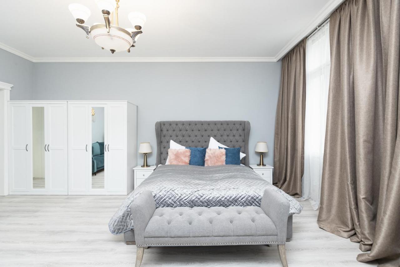 Luxury Central 150M2 Apartment On Wencelas Square With Private Garage Prag Exterior foto