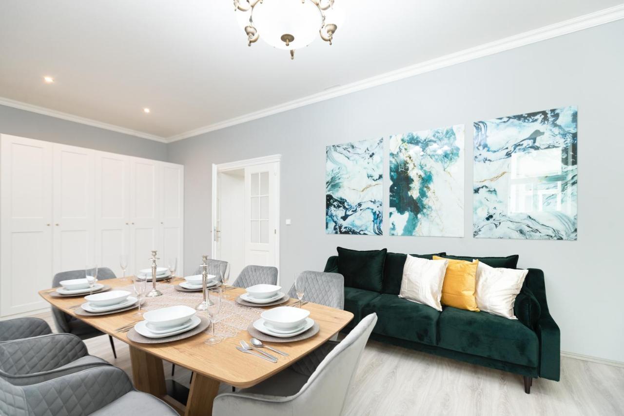 Luxury Central 150M2 Apartment On Wencelas Square With Private Garage Prag Exterior foto