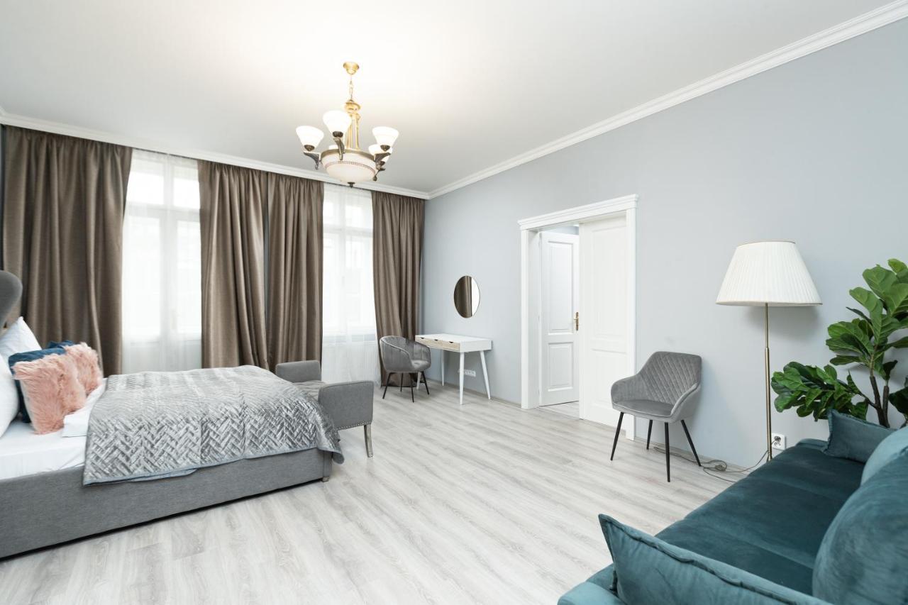 Luxury Central 150M2 Apartment On Wencelas Square With Private Garage Prag Exterior foto