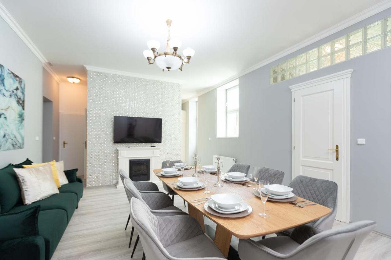 Luxury Central 150M2 Apartment On Wencelas Square With Private Garage Prag Exterior foto